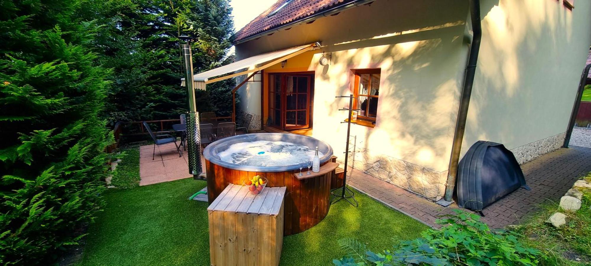 Elitní penzion U Dvou jedlí v srdci Českého ráje Turnov Esterno foto